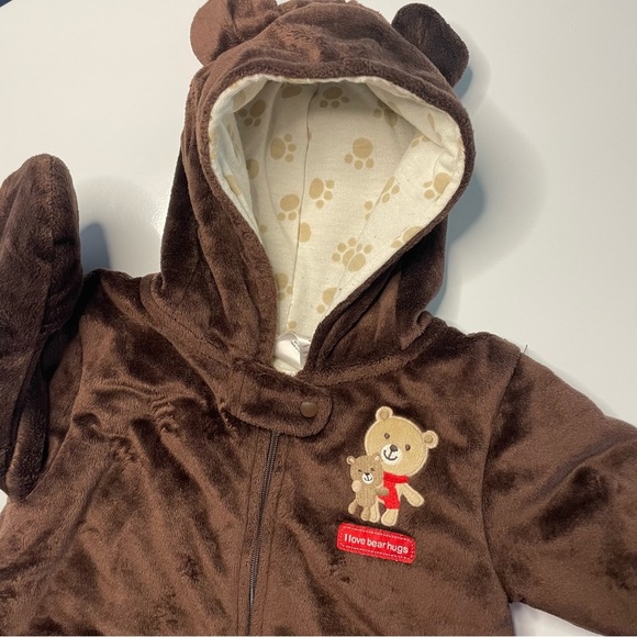 Carter’s 3 Month Winter Mittens Zipper and Hooded Bear Suit PRELOVED - Picture 2 of 15